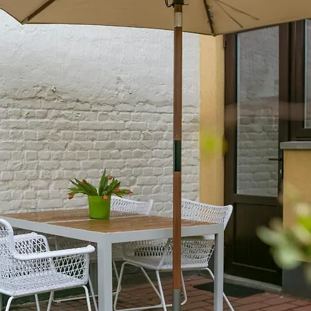 Spacious And Romantic Town-House In Old Village Of Nieuwpoort *
