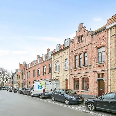 Spacious And Romantic Town-House In Old Village Of Nieuwpoort Hébergement de vacances