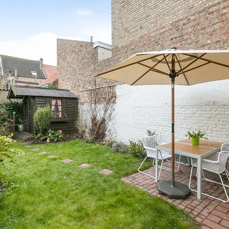 Spacious And Romantic Town-House In Old Village Of Nieuwpoort Nieuport