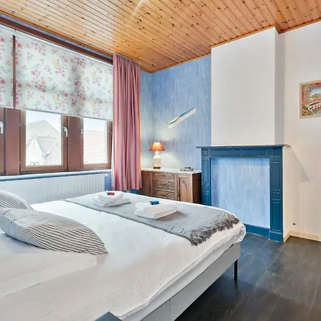 Spacious And Romantic Town-House In Old Village Of Nieuwpoort