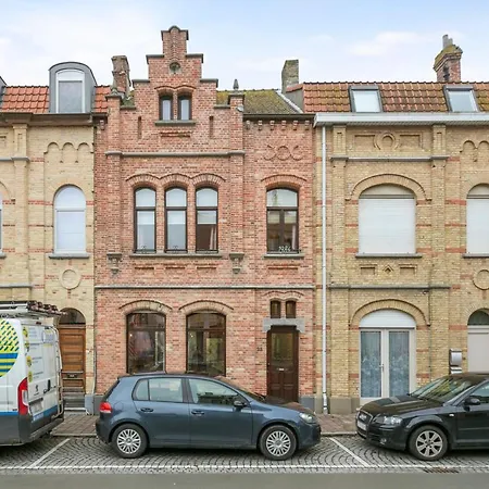 Spacious And Romantic Town-House In Old Village Of Nieuwpoort *